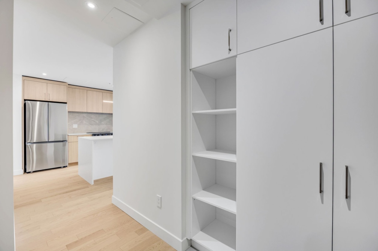 Entrée extérieure — 1300 Av. de Germain-des-Prés, Québec