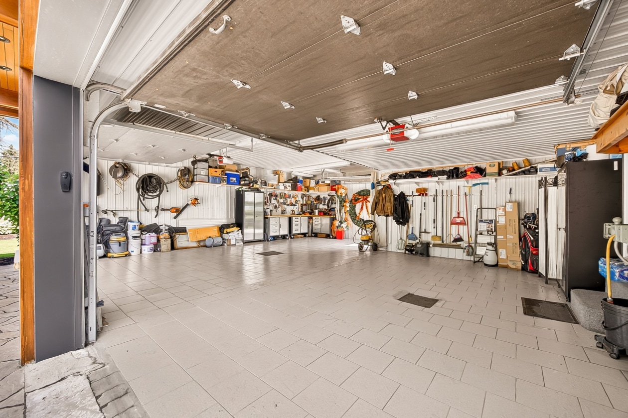 Garage — 360 Grande Côte O., Lanoraie