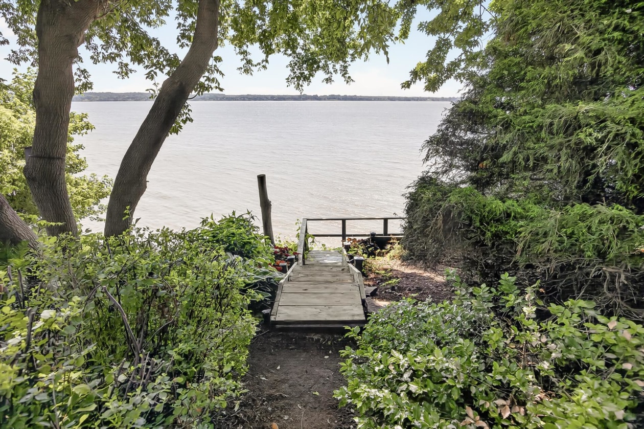 Accès au plan d'eau — 360 Grande Côte O., Lanoraie