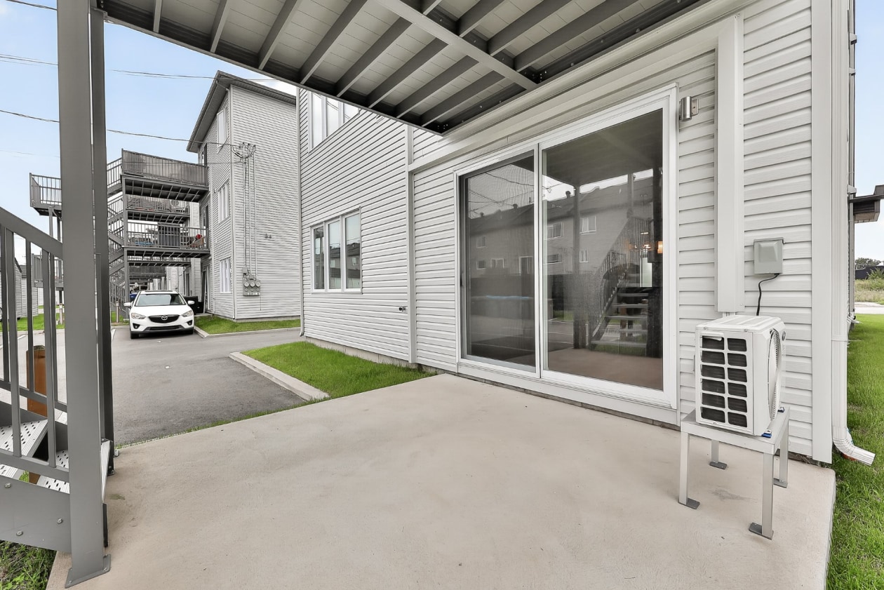 Terrasse — 1505 - 1509 Rue Tekakwitha, Laval