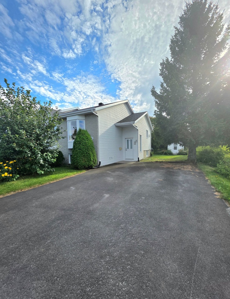 Extérieur — 1262 Rue Dandonneau, Mont-Joli