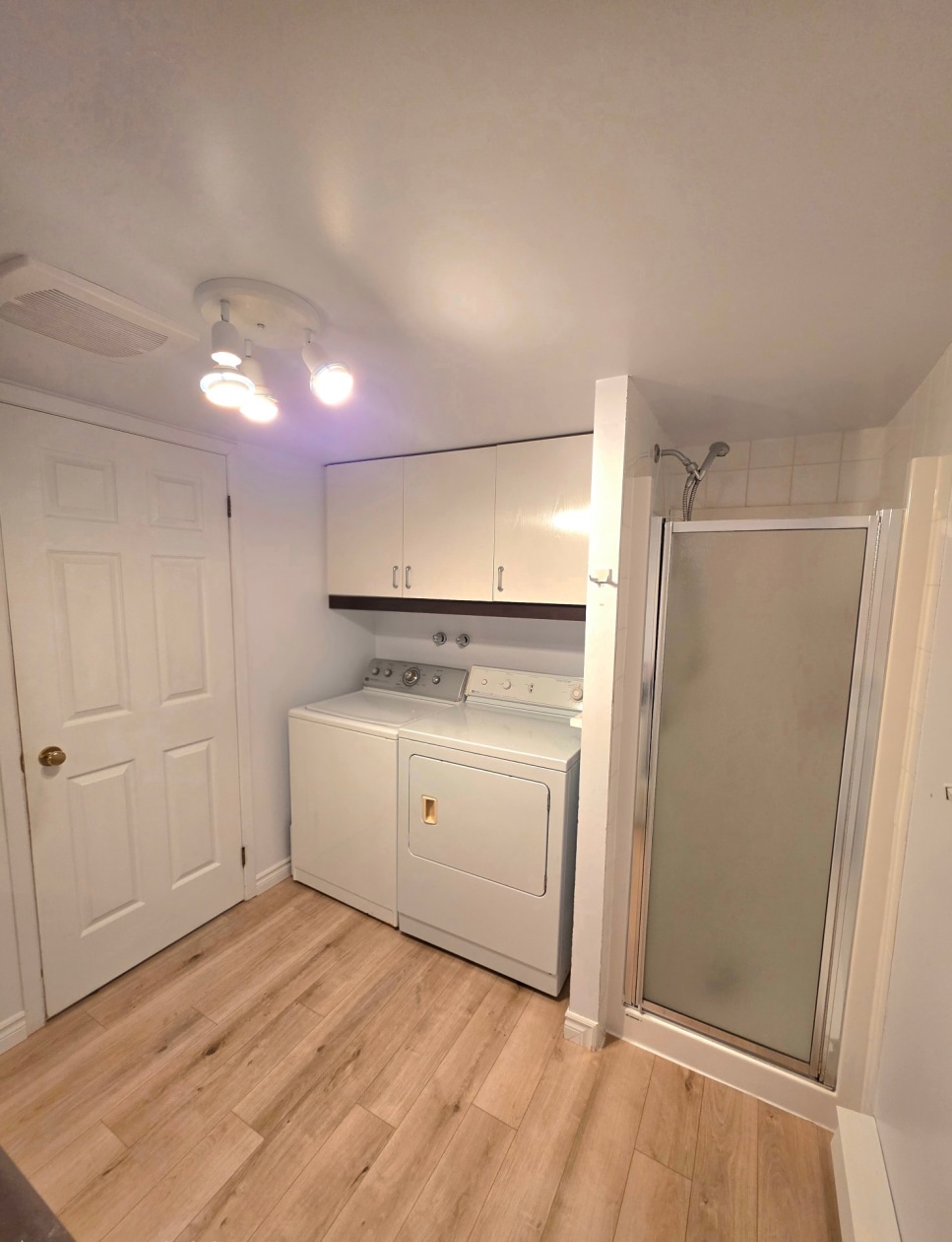 Salle de bains — 1262 Rue Dandonneau, Mont-Joli