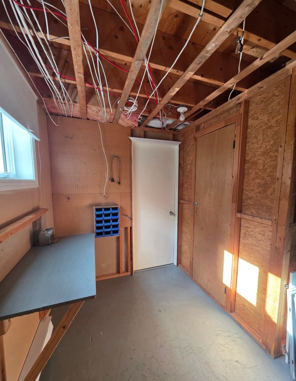 Atelier — 1262 Rue Dandonneau, Mont-Joli