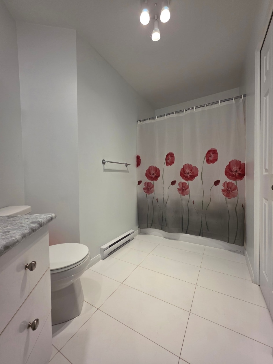 Salle de bains — 1262 Rue Dandonneau, Mont-Joli
