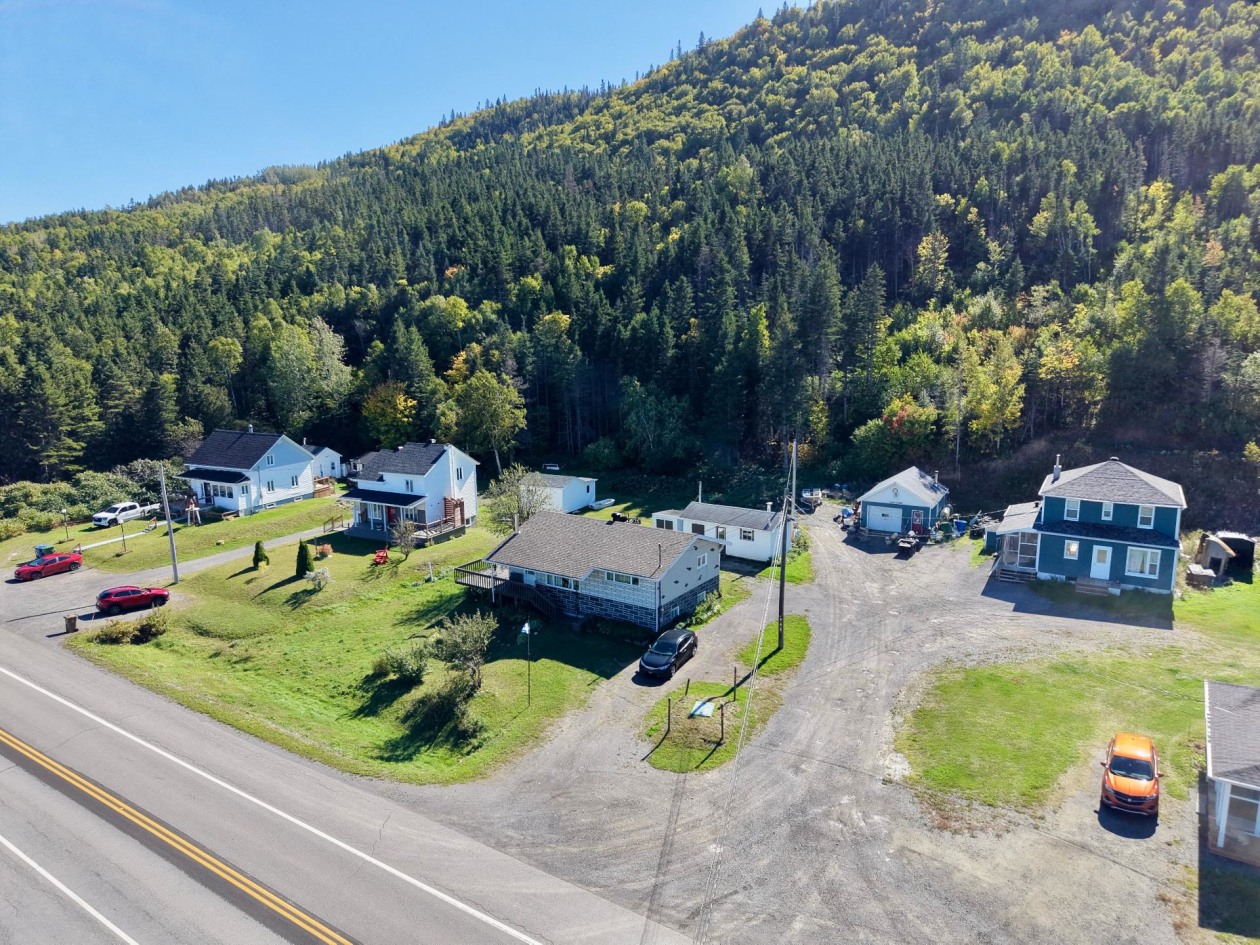 Photo aérienne — 883 Boul. de l'Anse-à-Valleau, Gaspé
