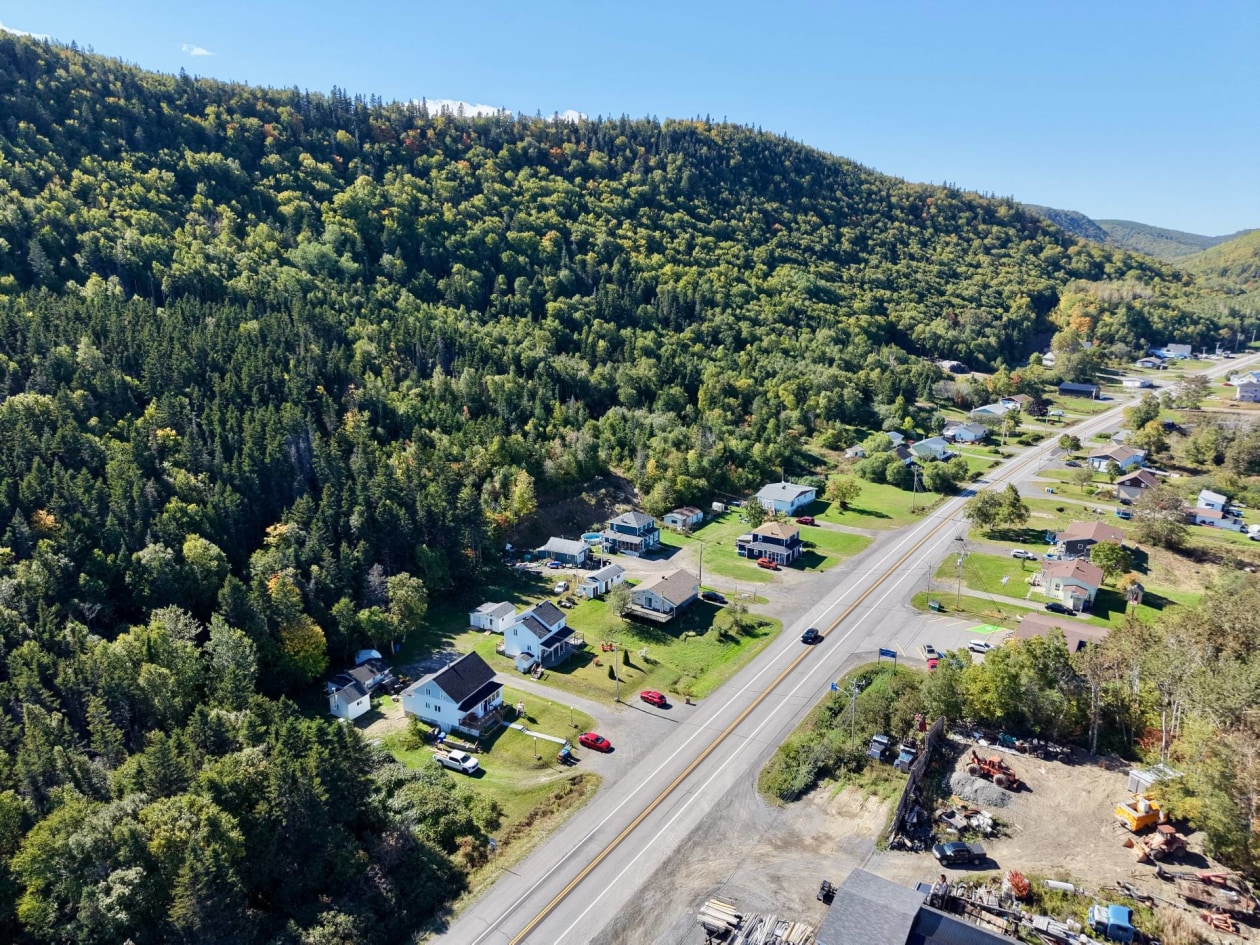 Photo aérienne — 883 Boul. de l'Anse-à-Valleau, Gaspé