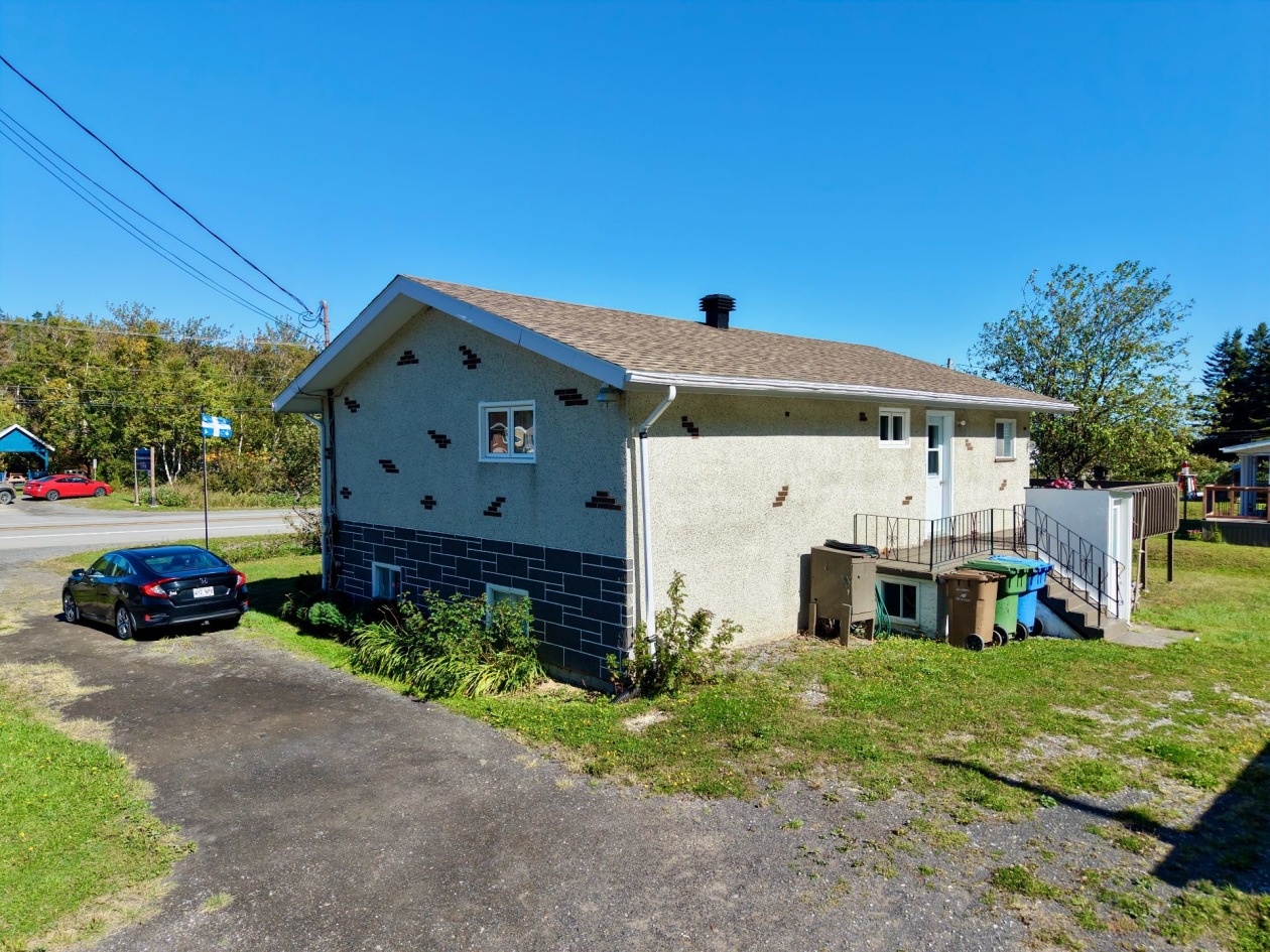 Face arrière — 883 Boul. de l'Anse-à-Valleau, Gaspé