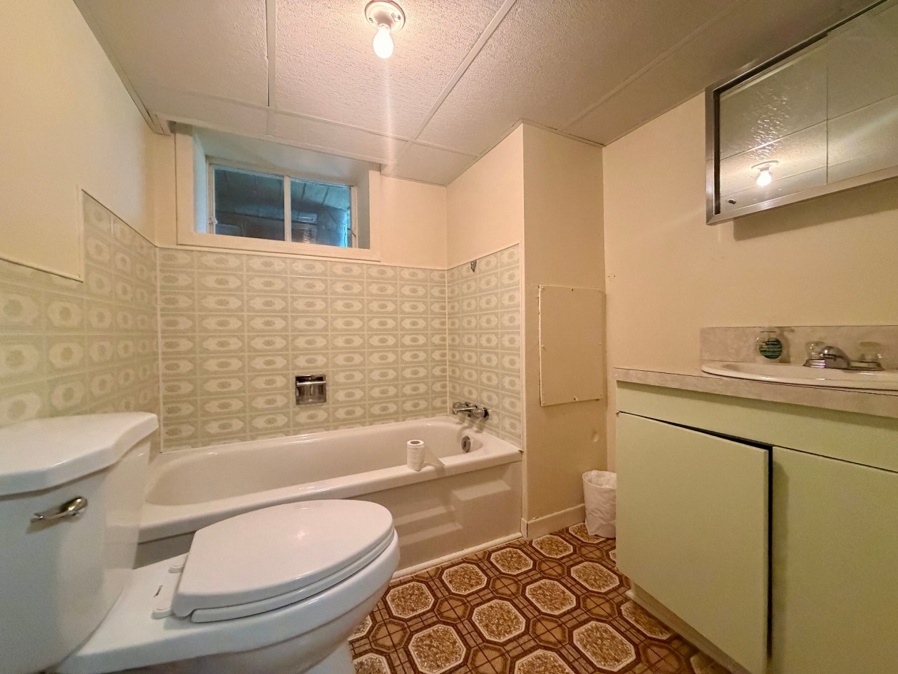 Salle de bains — 883 Boul. de l'Anse-à-Valleau, Gaspé