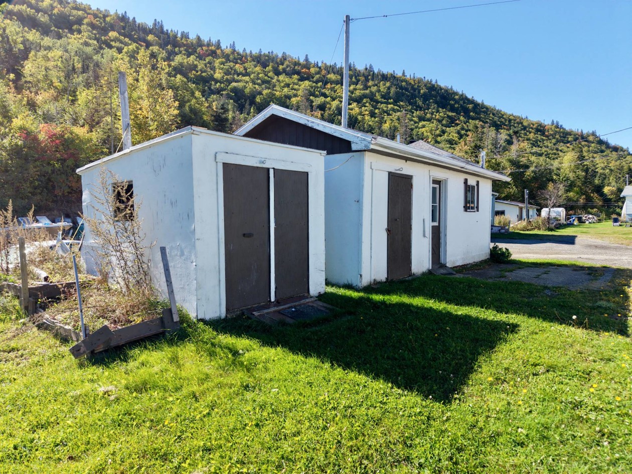 Remise — 883 Boul. de l'Anse-à-Valleau, Gaspé