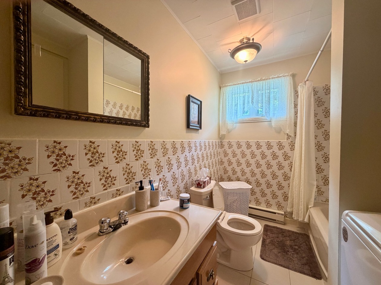 Salle de bains — 883 Boul. de l'Anse-à-Valleau, Gaspé