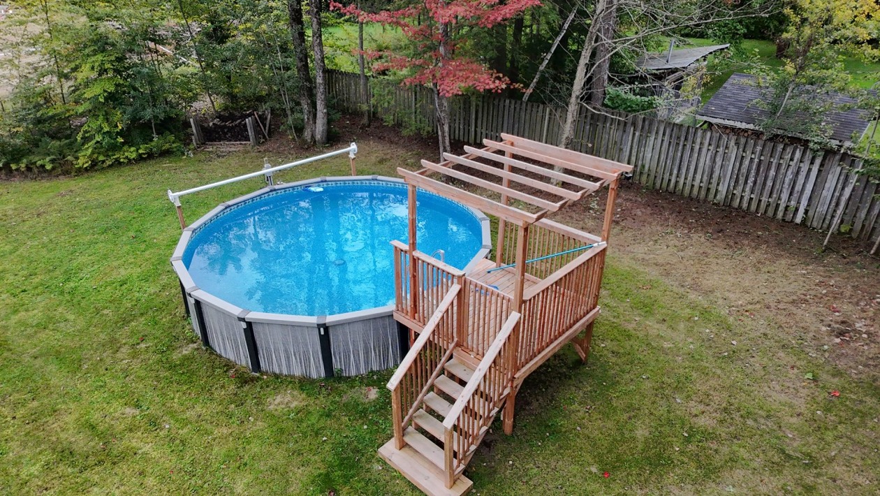 Piscine — 2305 Rue Tebbutt, Trois-Rivières