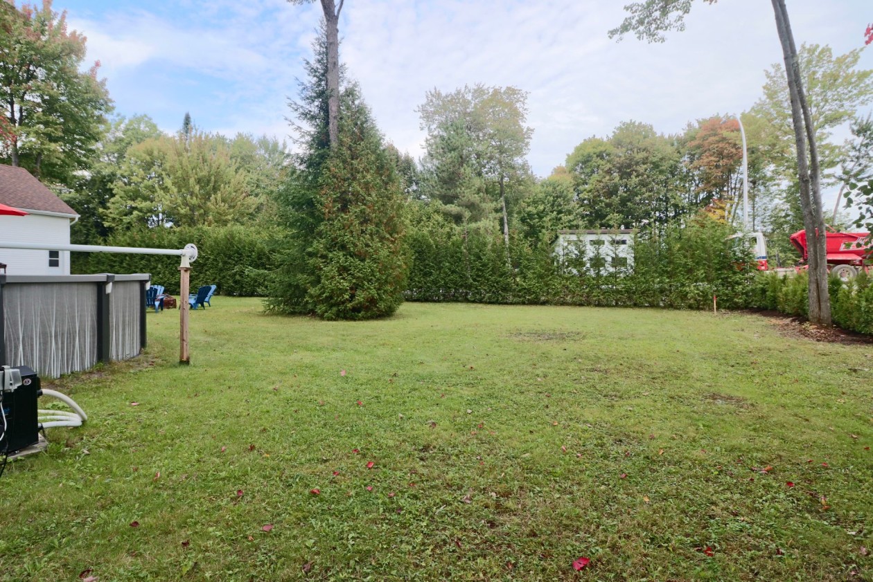 Cour — 2305 Rue Tebbutt, Trois-Rivières