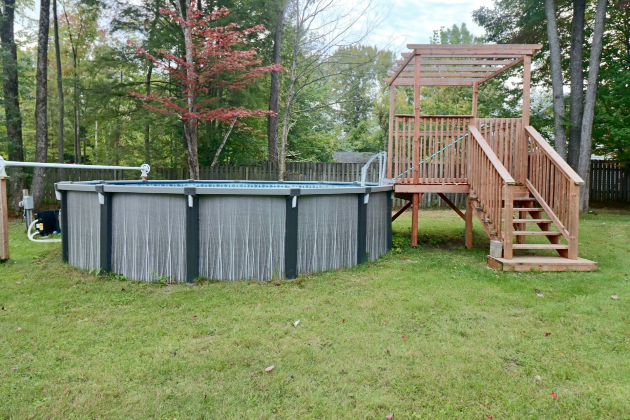 Piscine — 2305 Rue Tebbutt, Trois-Rivières