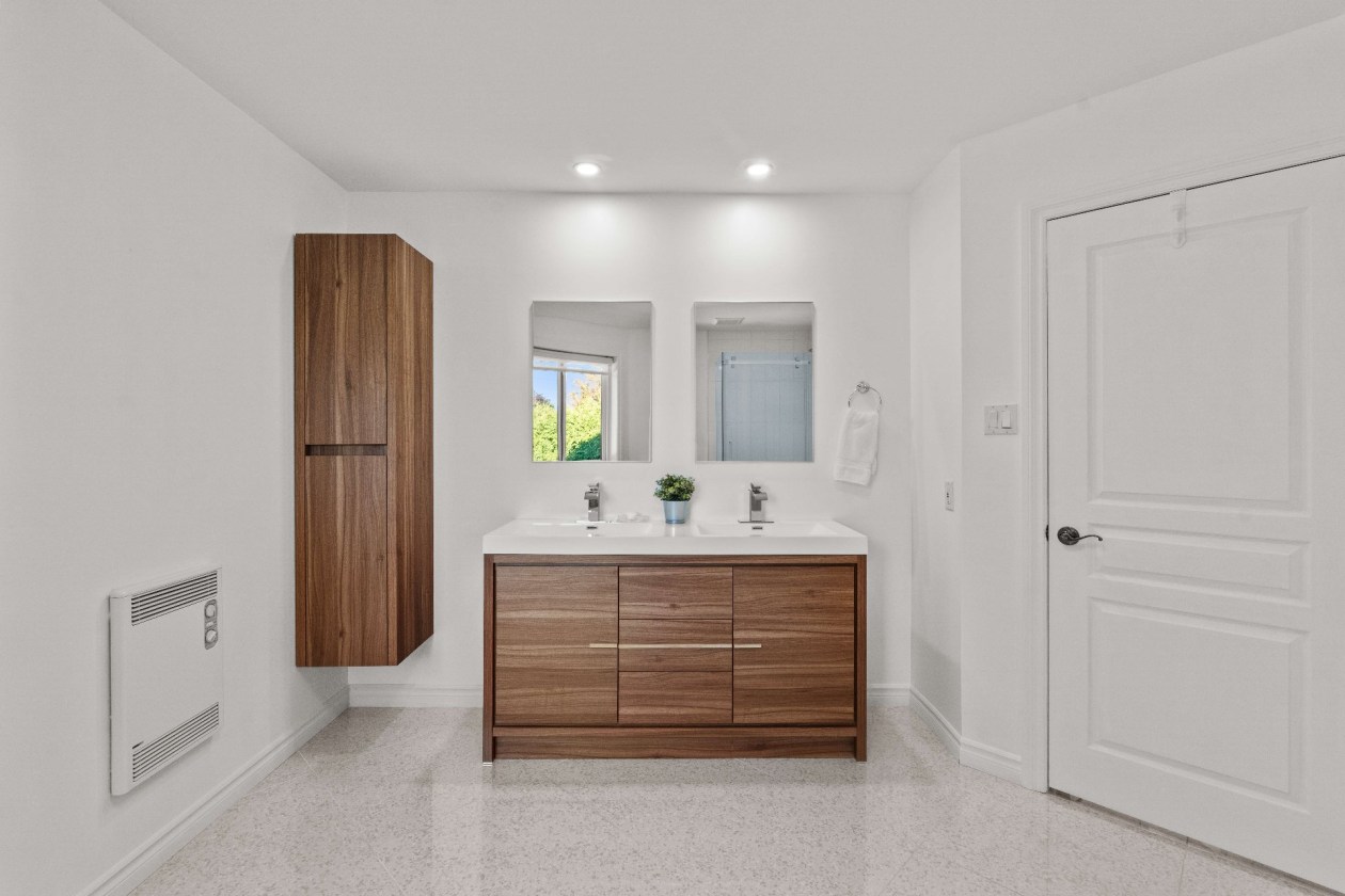 Salle de bains — 176 Rue Marguerite-Bertaud, Boucherville