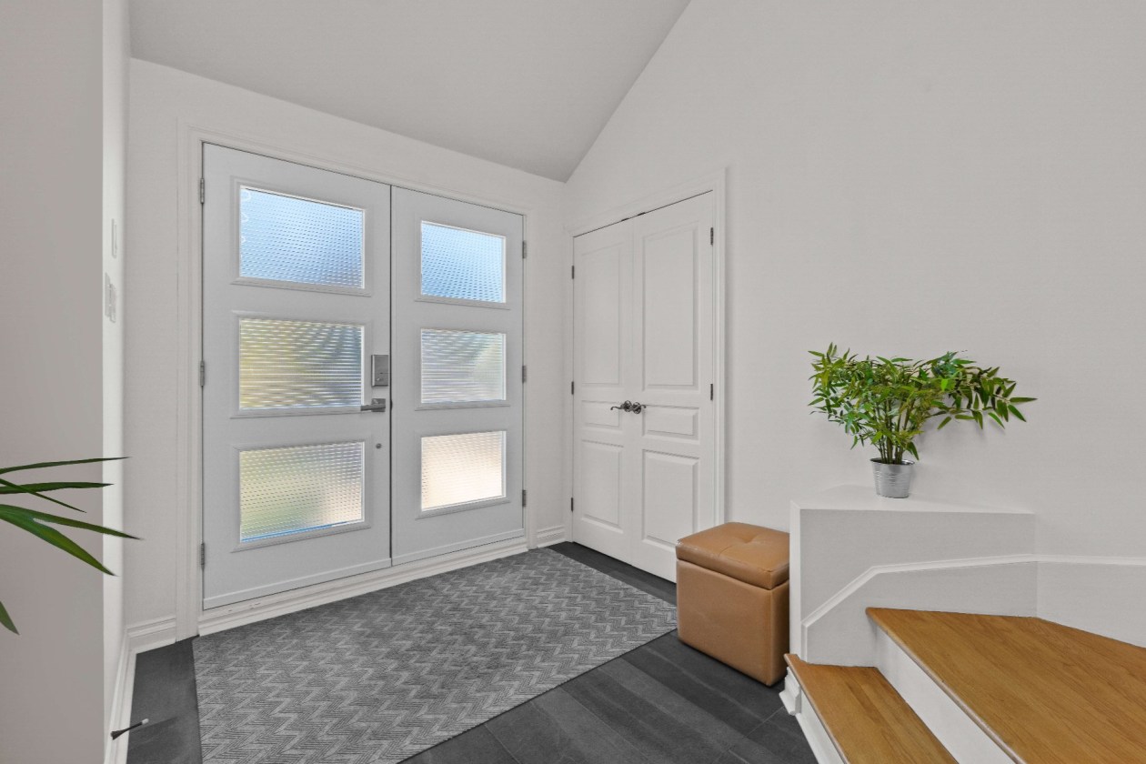 Hall d'entrée — 176 Rue Marguerite-Bertaud, Boucherville