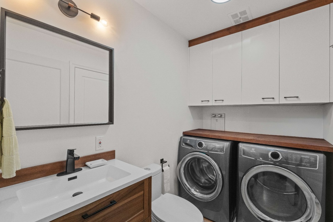 Salle de lavage — 176 Rue Marguerite-Bertaud, Boucherville