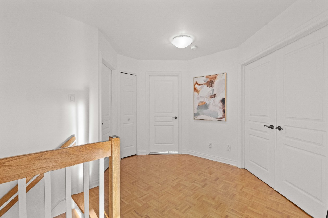 Corridor — 176 Rue Marguerite-Bertaud, Boucherville