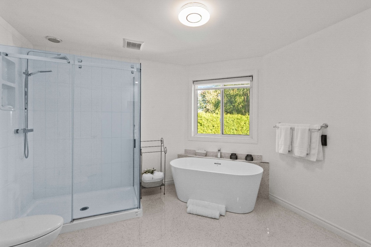 Salle de bains — 176 Rue Marguerite-Bertaud, Boucherville