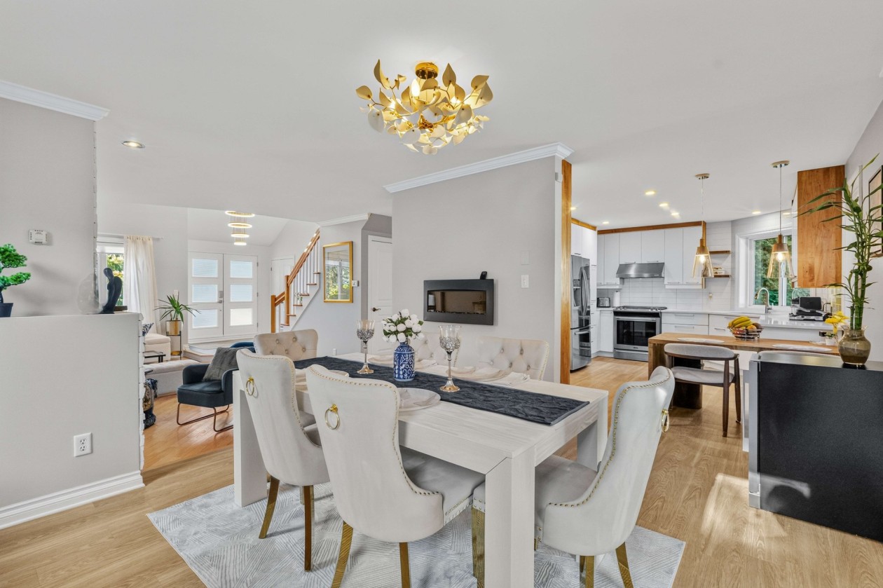 Salle à manger — 176 Rue Marguerite-Bertaud, Boucherville