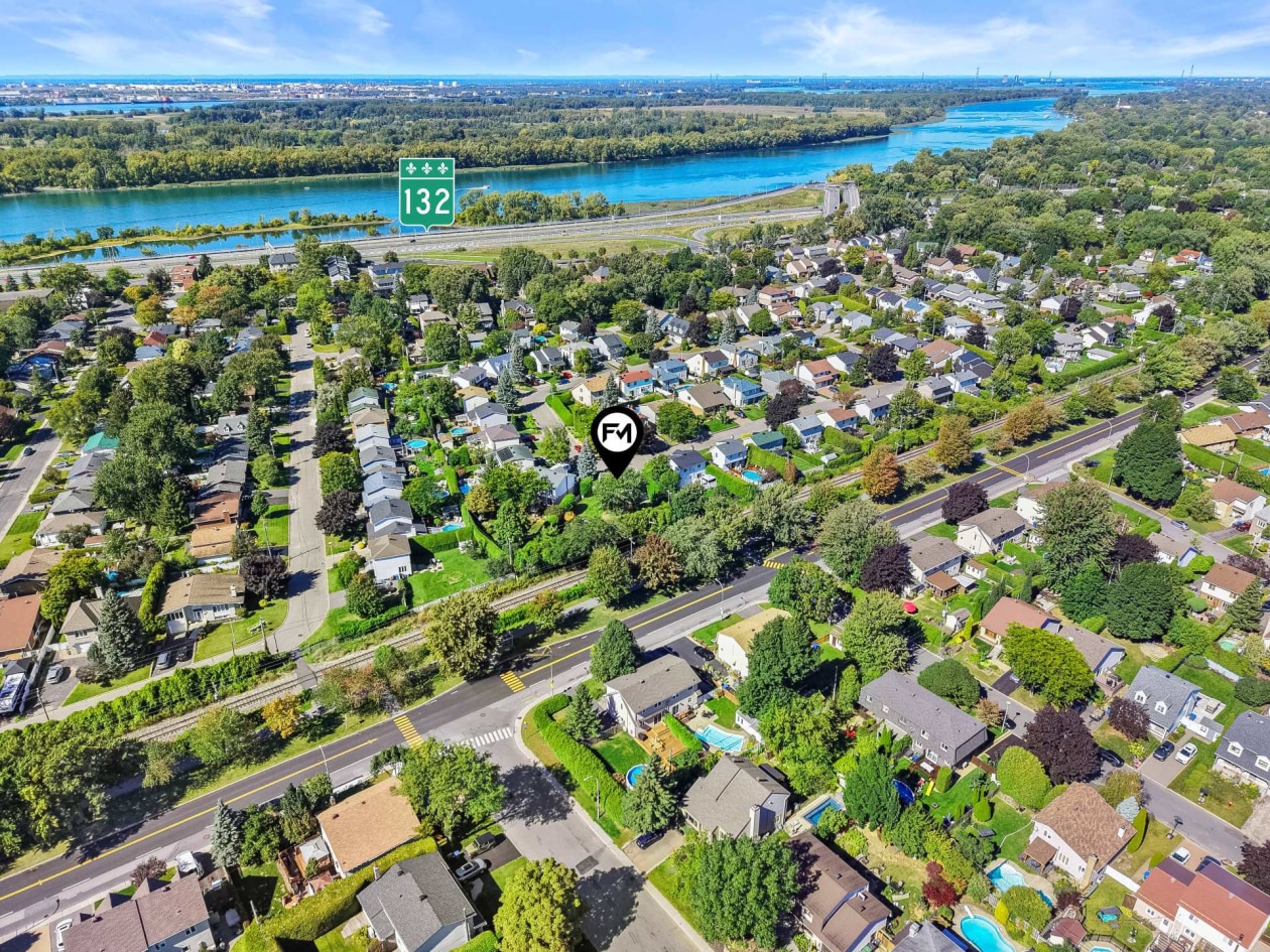 Photo aérienne — 176 Rue Marguerite-Bertaud, Boucherville