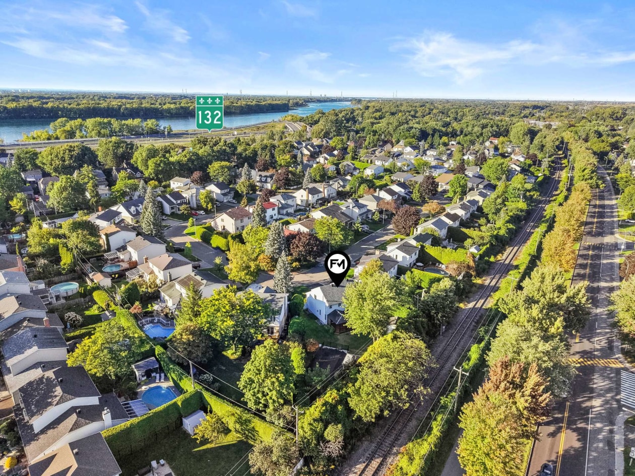 Photo aérienne — 176 Rue Marguerite-Bertaud, Boucherville