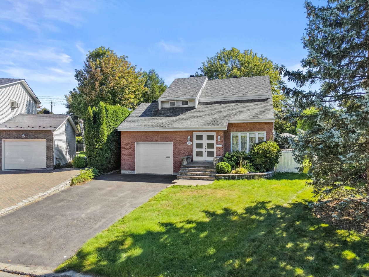 Façade — 176 Rue Marguerite-Bertaud, Boucherville