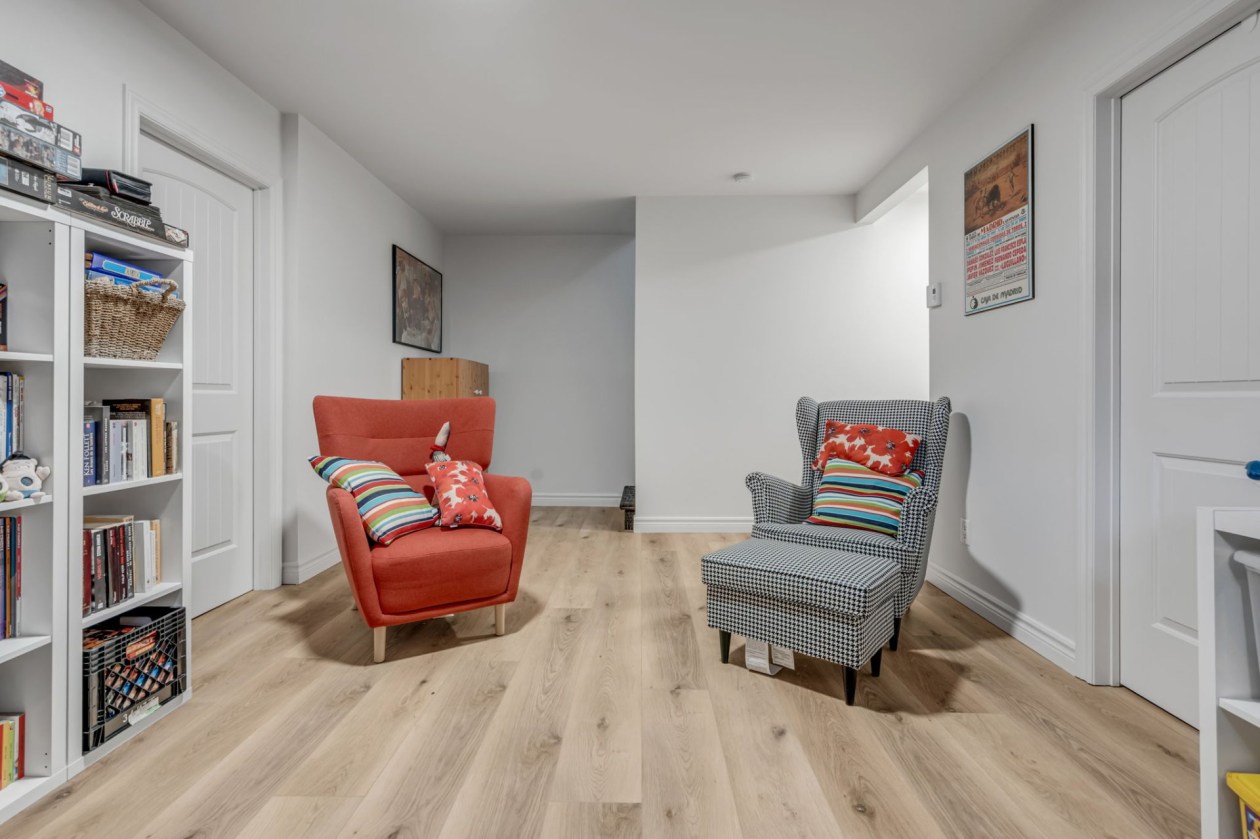 Salle familiale — 3738 Ch. Ste-Foy, Québec