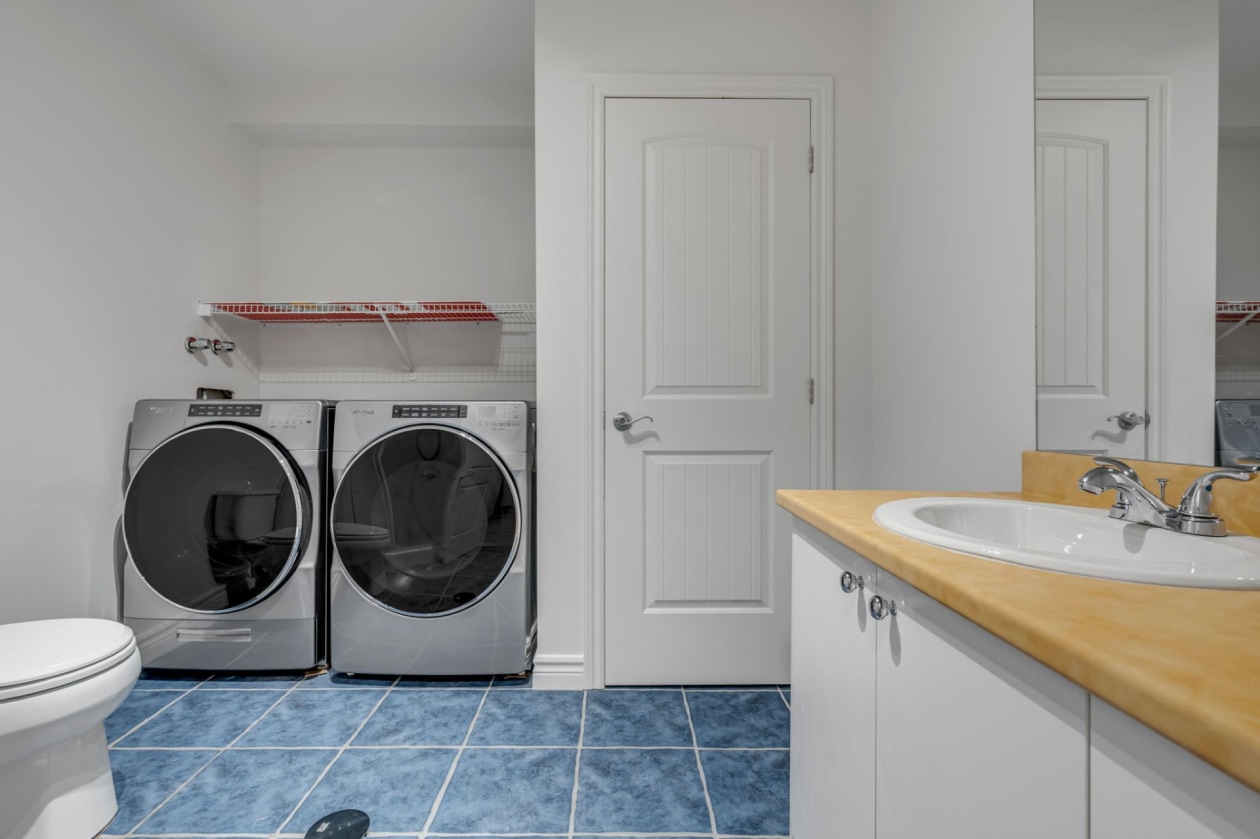 Salle de bains — 3738 Ch. Ste-Foy, Québec