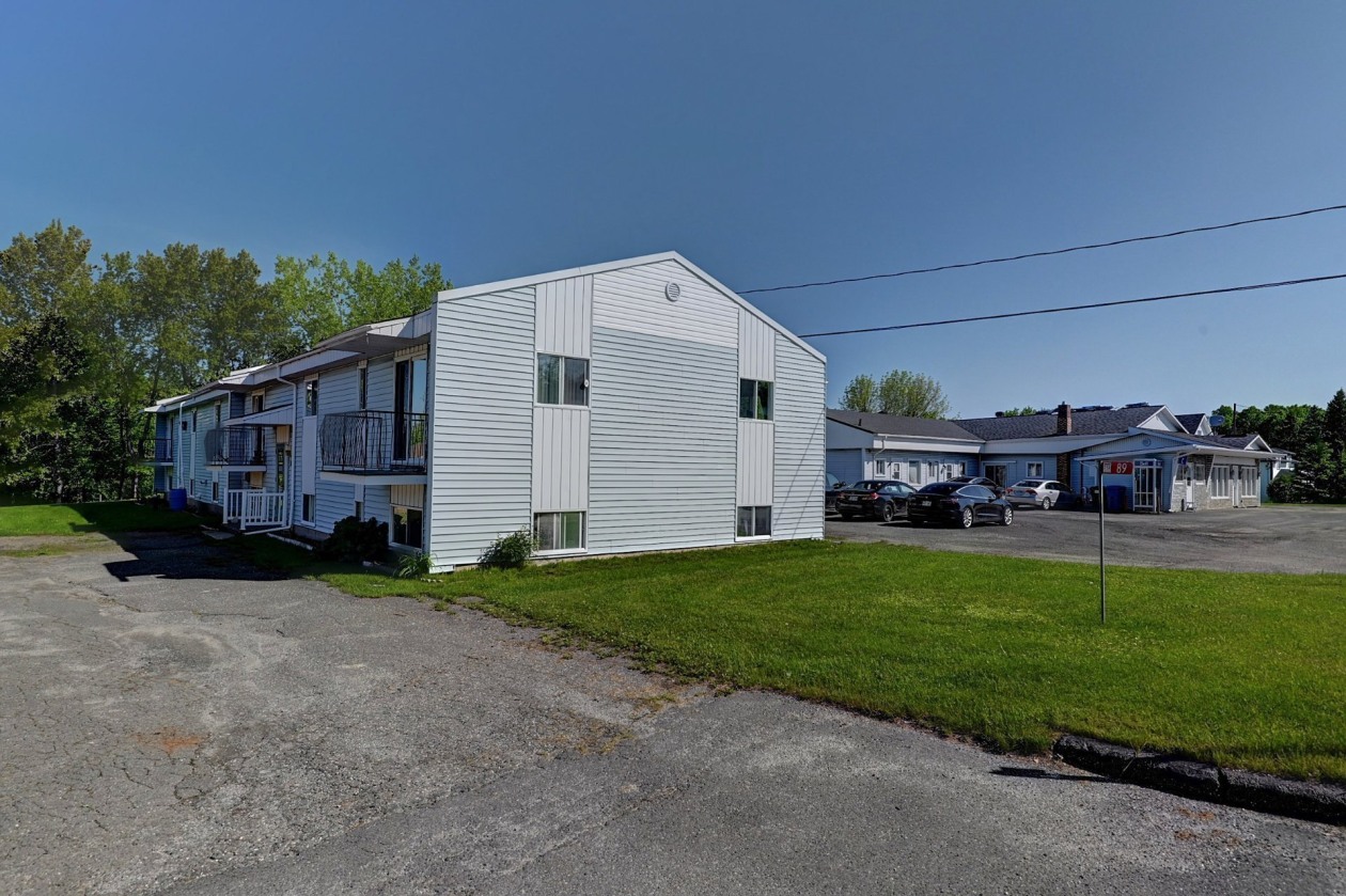 Façade — 89 Route 108, Lingwick