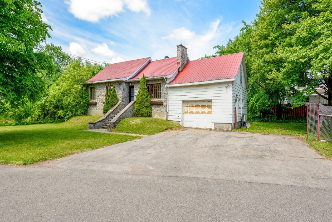 Façade — 343 Rue Perreault, Blainville