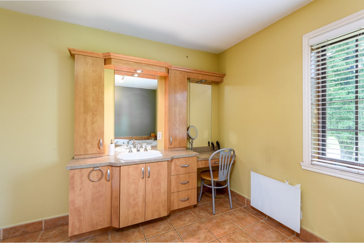 Salle de bains — 343 Rue Perreault, Blainville