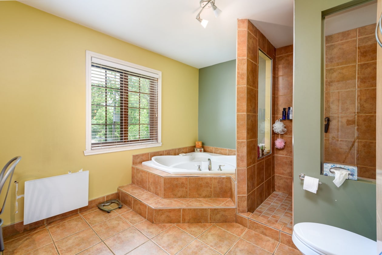 Salle de bains — 343 Rue Perreault, Blainville
