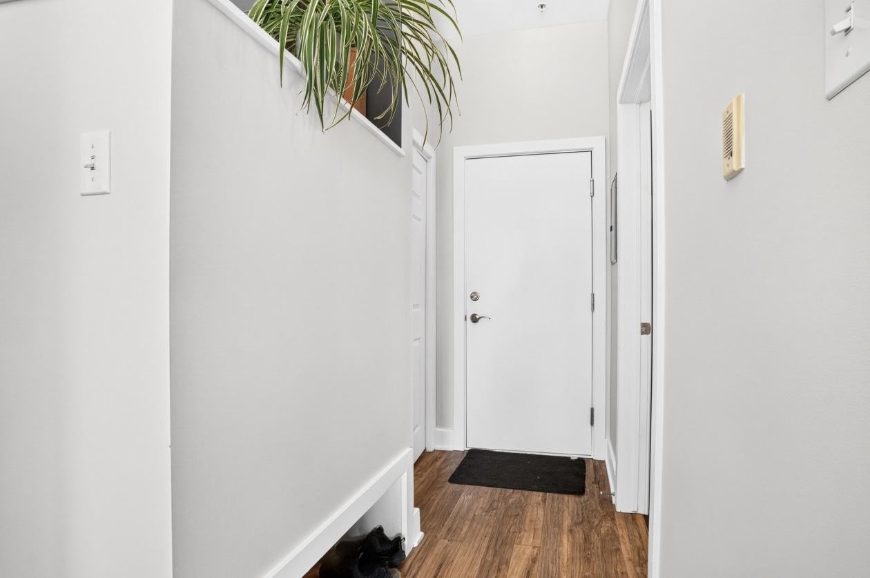 2605, Av. de la Gare — photo 2