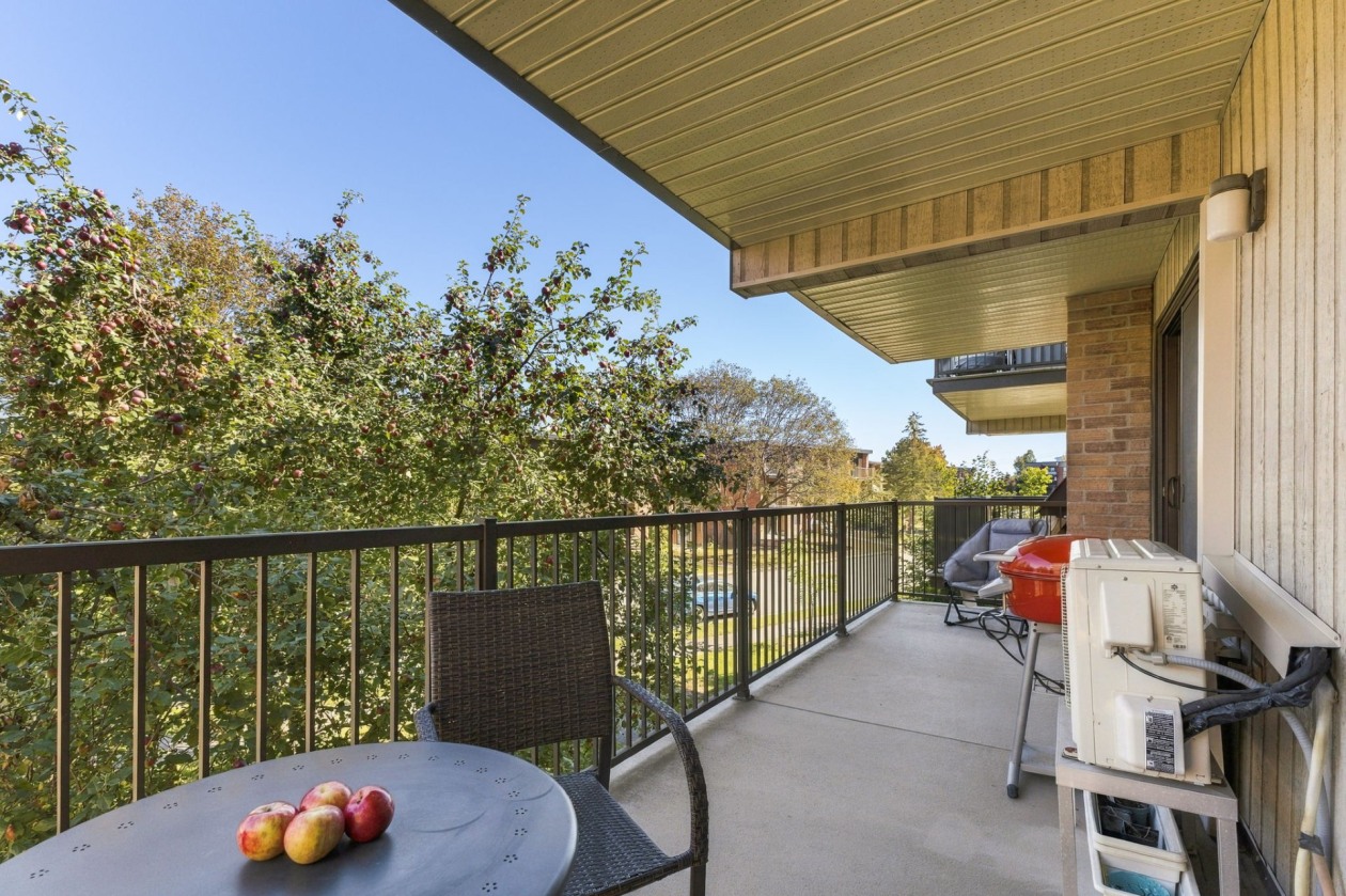 Balcon — 25 Rue de Deauville, Gatineau