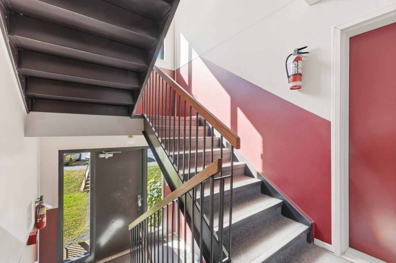 Escalier — 25 Rue de Deauville, Gatineau