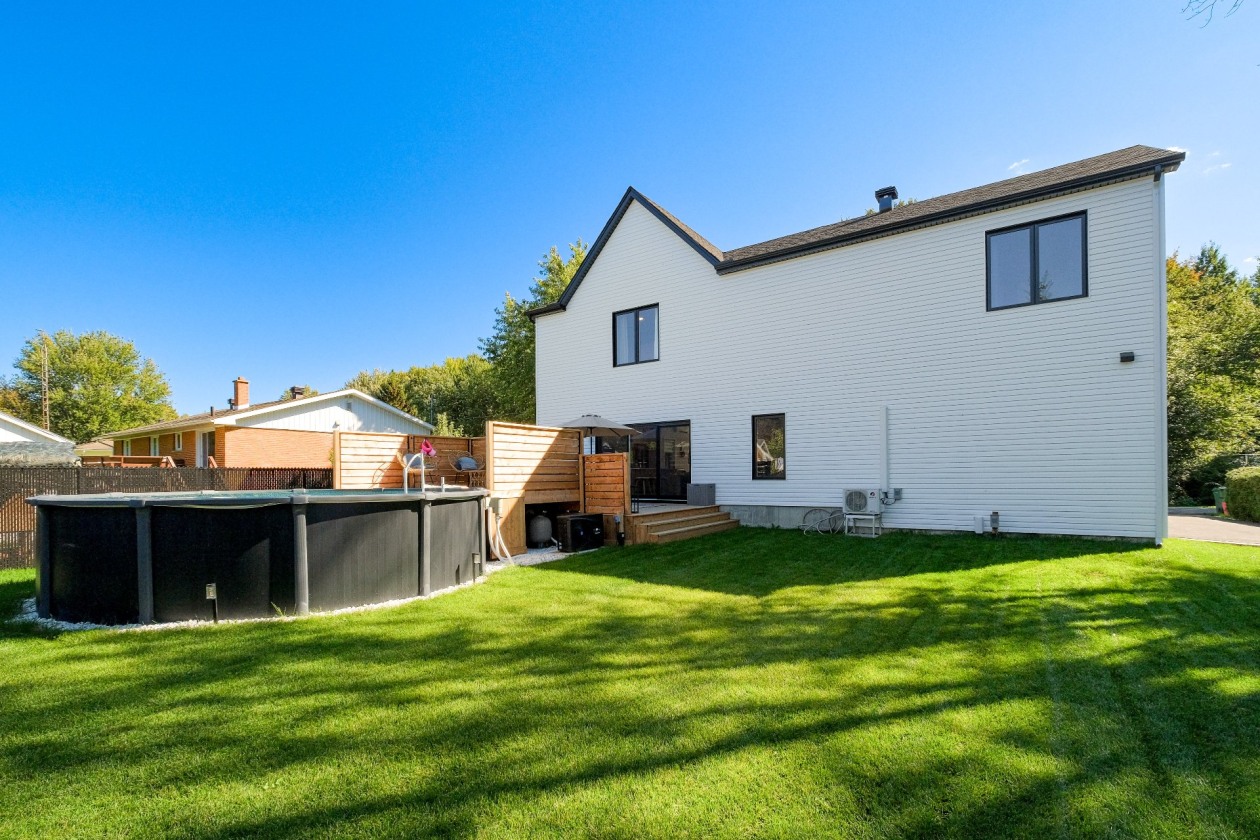 Cour — 18 Rue Joseph-Albert-Morin, Saint-Jean-sur-Richelieu