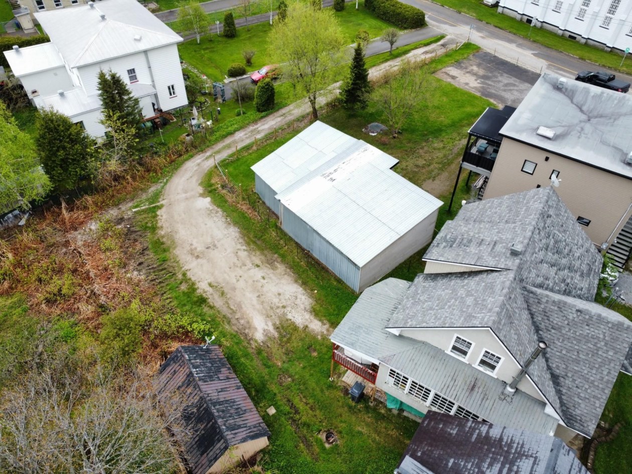 Vue d'ensemble — 1013 - 1015 Rue Principale, Petite-Rivière-Saint-François