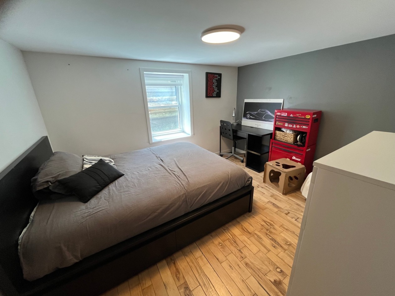 Chambre à coucher — 1013 - 1015 Rue Principale, Petite-Rivière-Saint-François