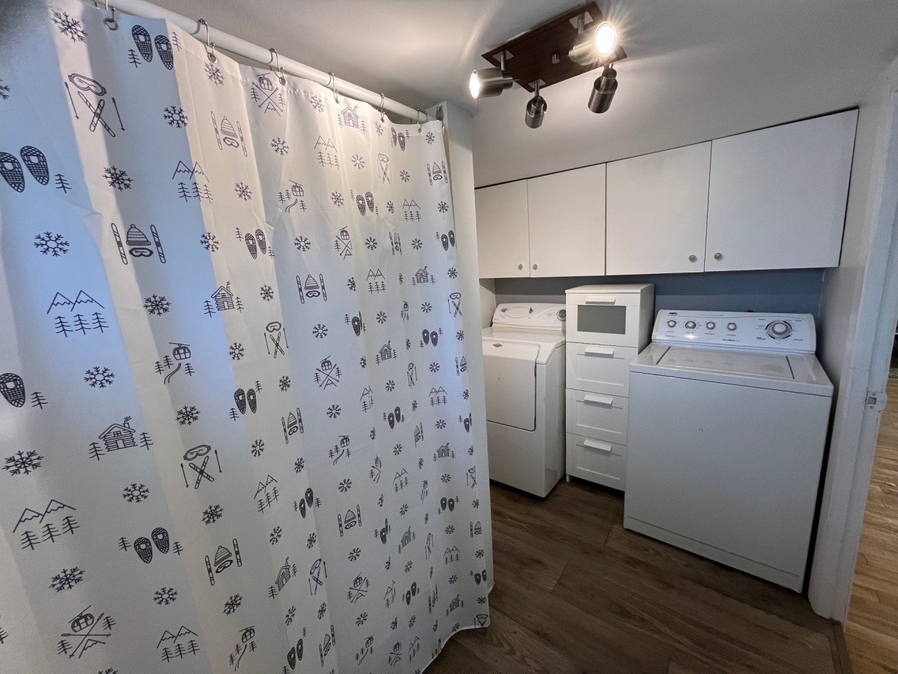 Salle de bains — 1013 - 1015 Rue Principale, Petite-Rivière-Saint-François