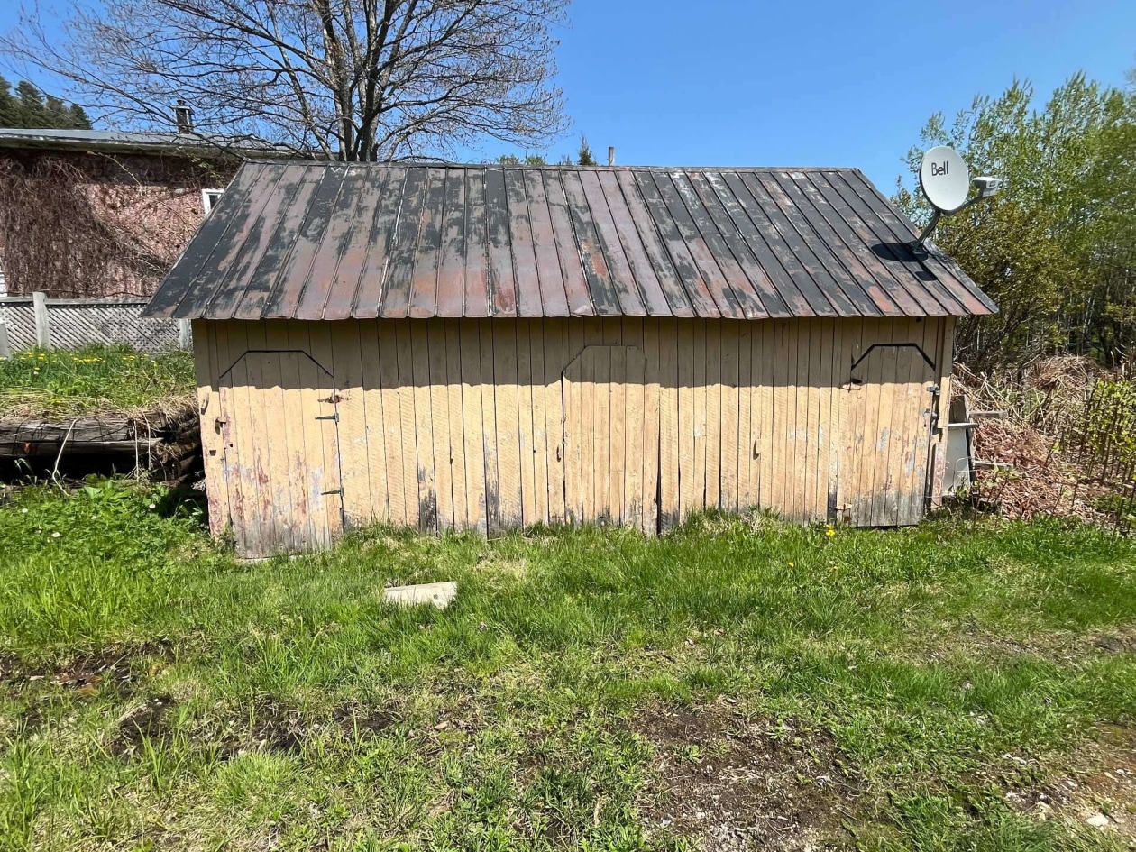 Remise — 1013 - 1015 Rue Principale, Petite-Rivière-Saint-François