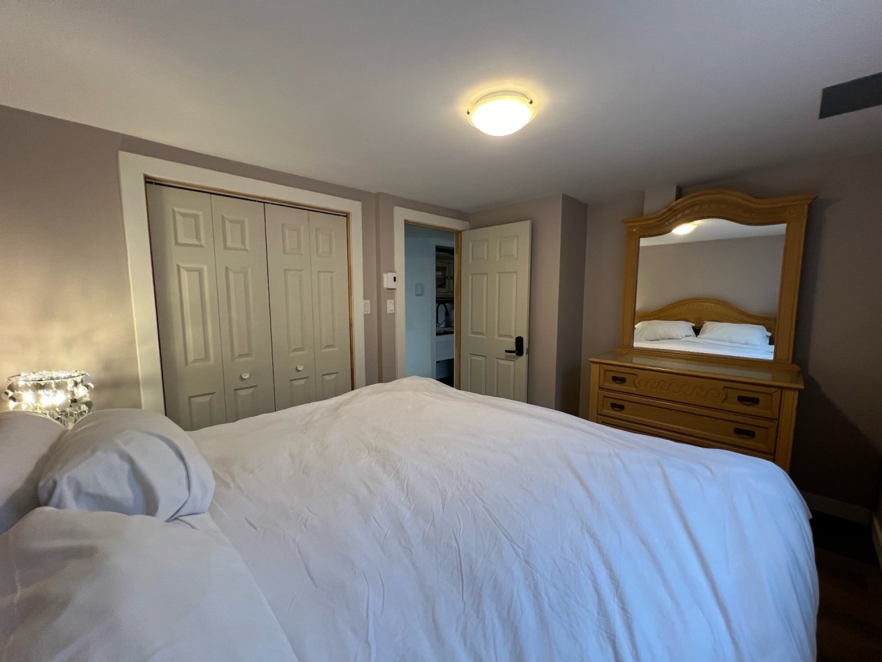 Chambre à coucher — 102 Ch. de la Martine, Petite-Rivière-Saint-François