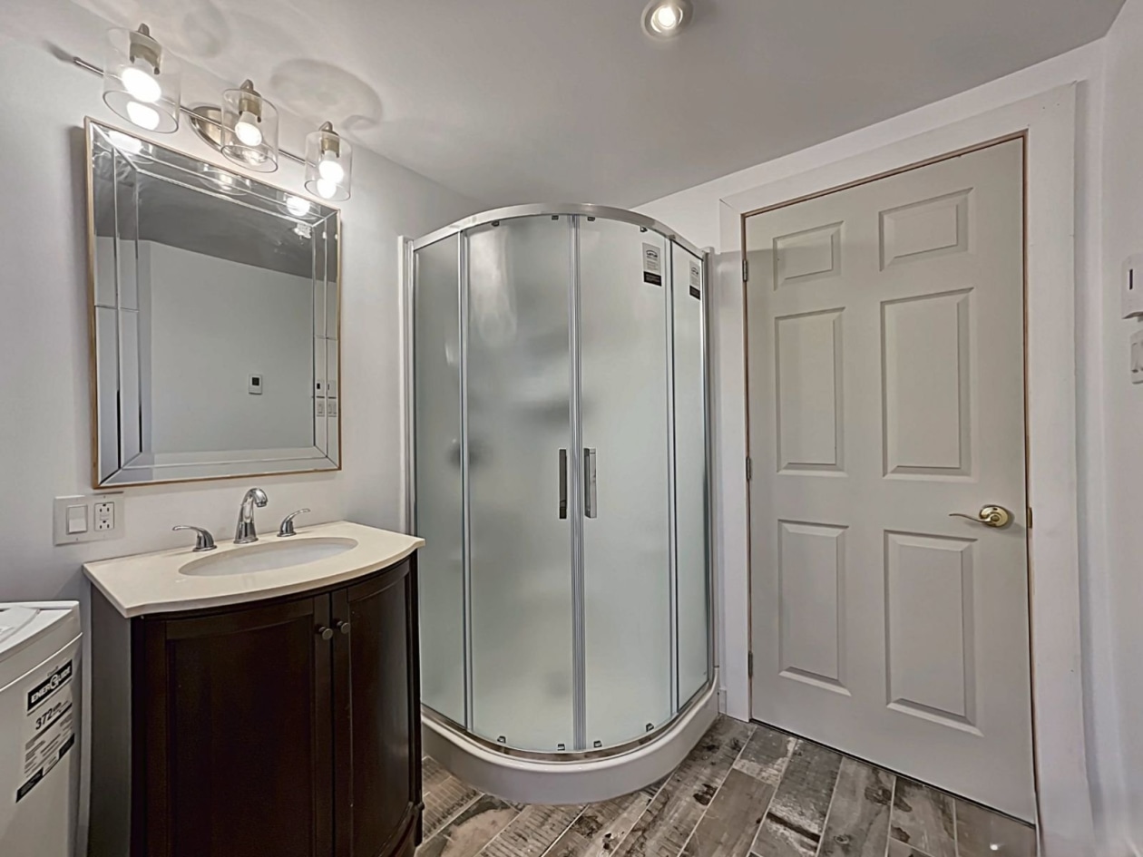 Salle de bains — 102 Ch. de la Martine, Petite-Rivière-Saint-François