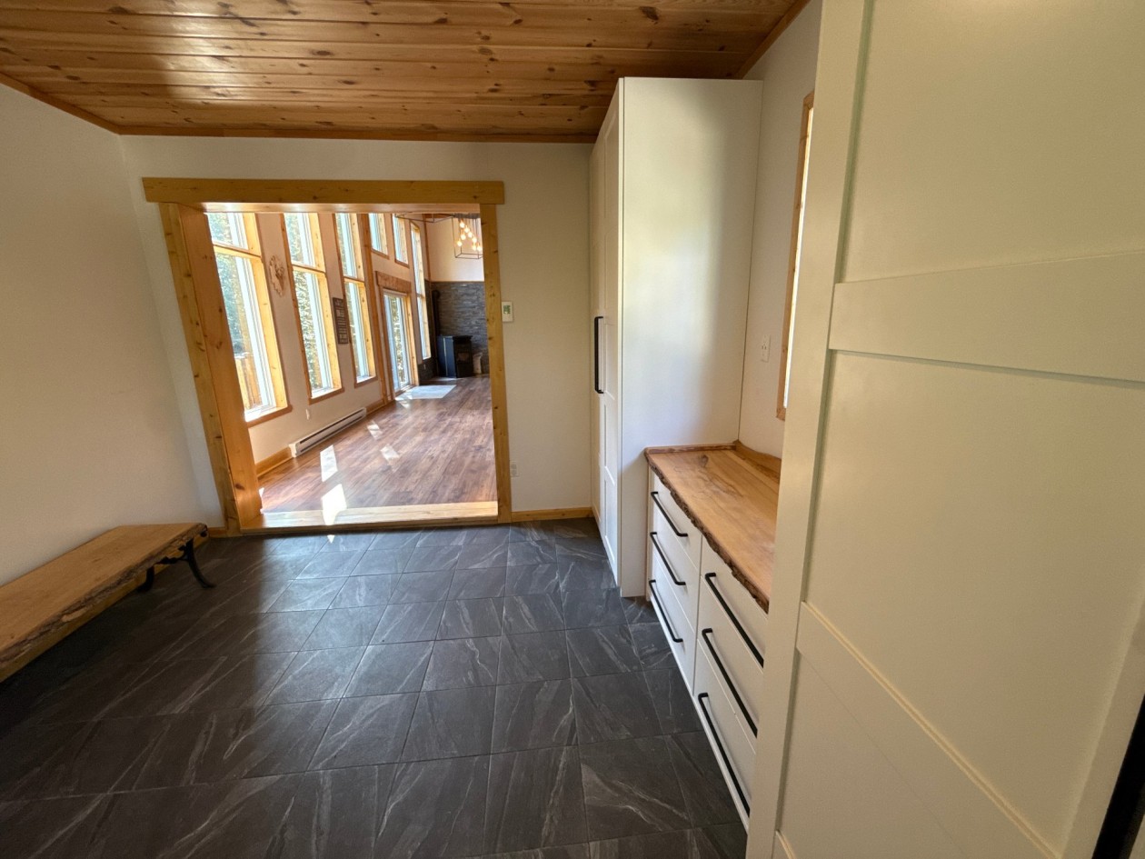 Hall d'entrée — 25 Route 138, Saint-Hilarion