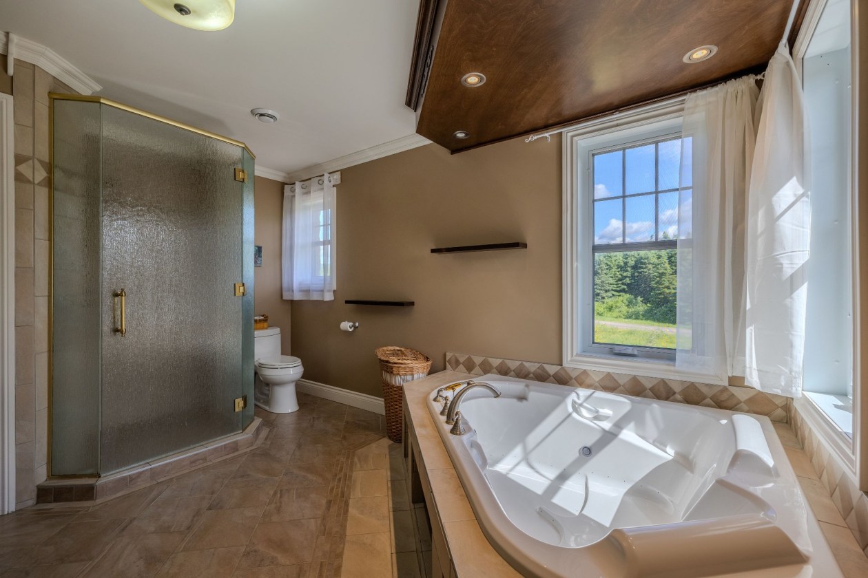 Salle de bains — 102 Ch. de la Martine, Petite-Rivière-Saint-François