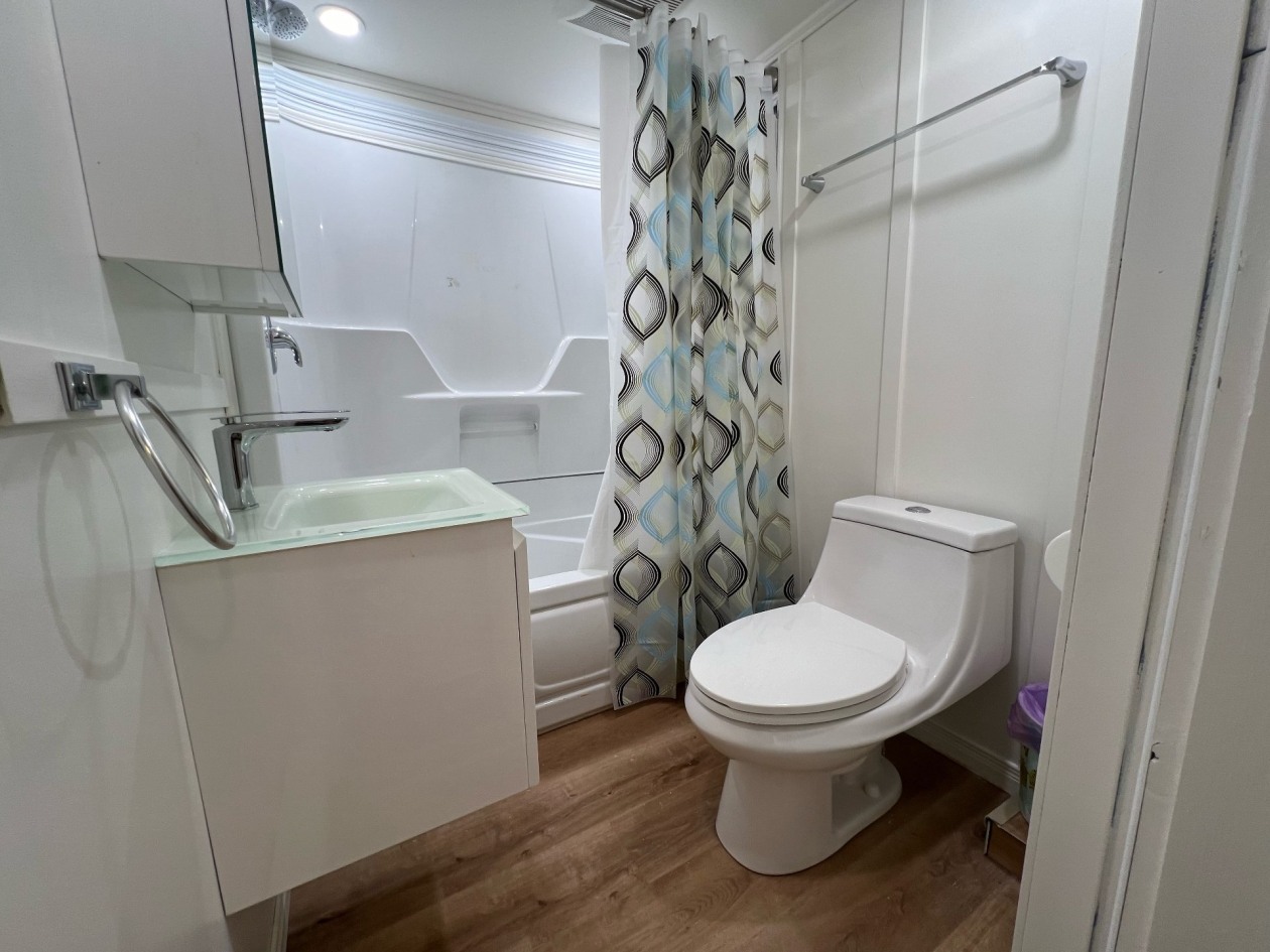 Salle de bains — 102 Ch. de la Martine, Petite-Rivière-Saint-François