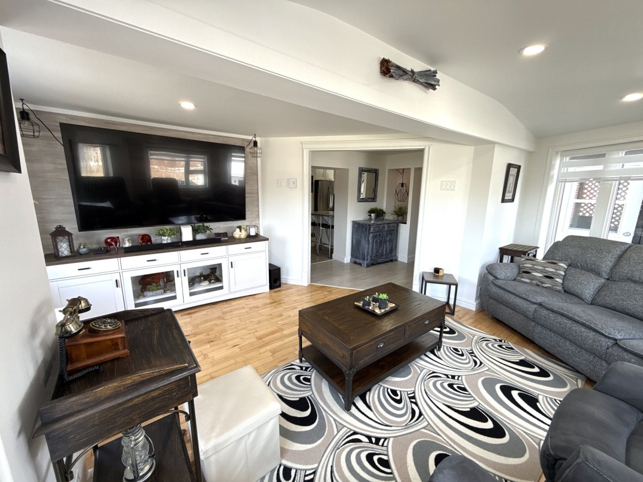 Salon — 258 Ch. Mailloux, La Malbaie