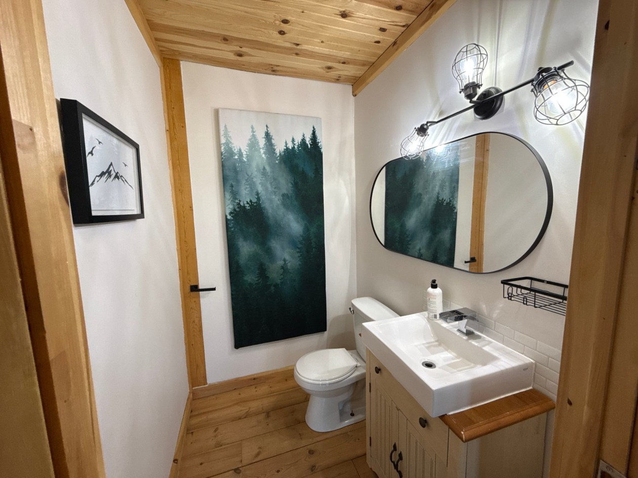 Salle d'eau — 25 Route 138, Saint-Hilarion