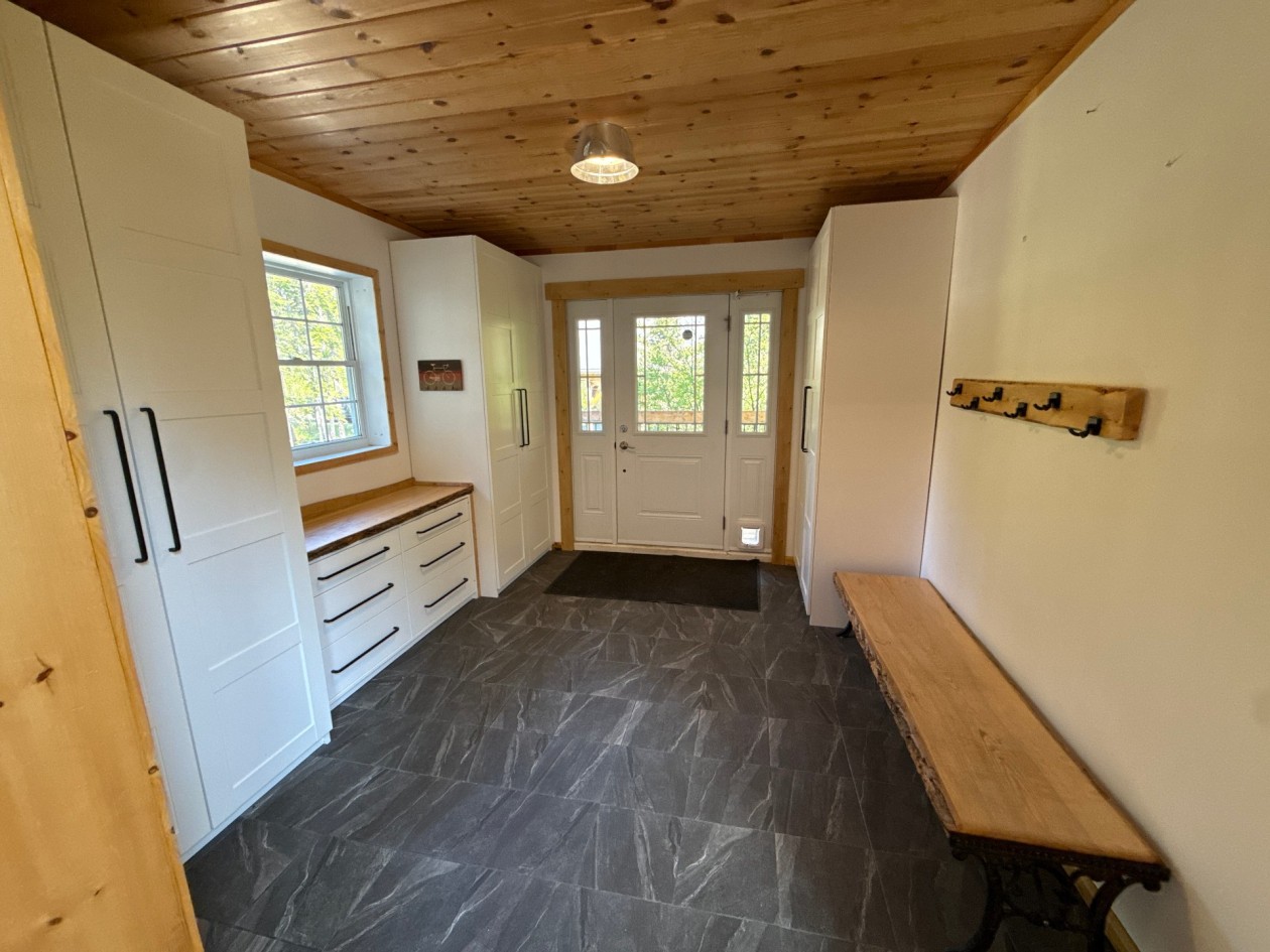 Hall d'entrée — 25 Route 138, Saint-Hilarion