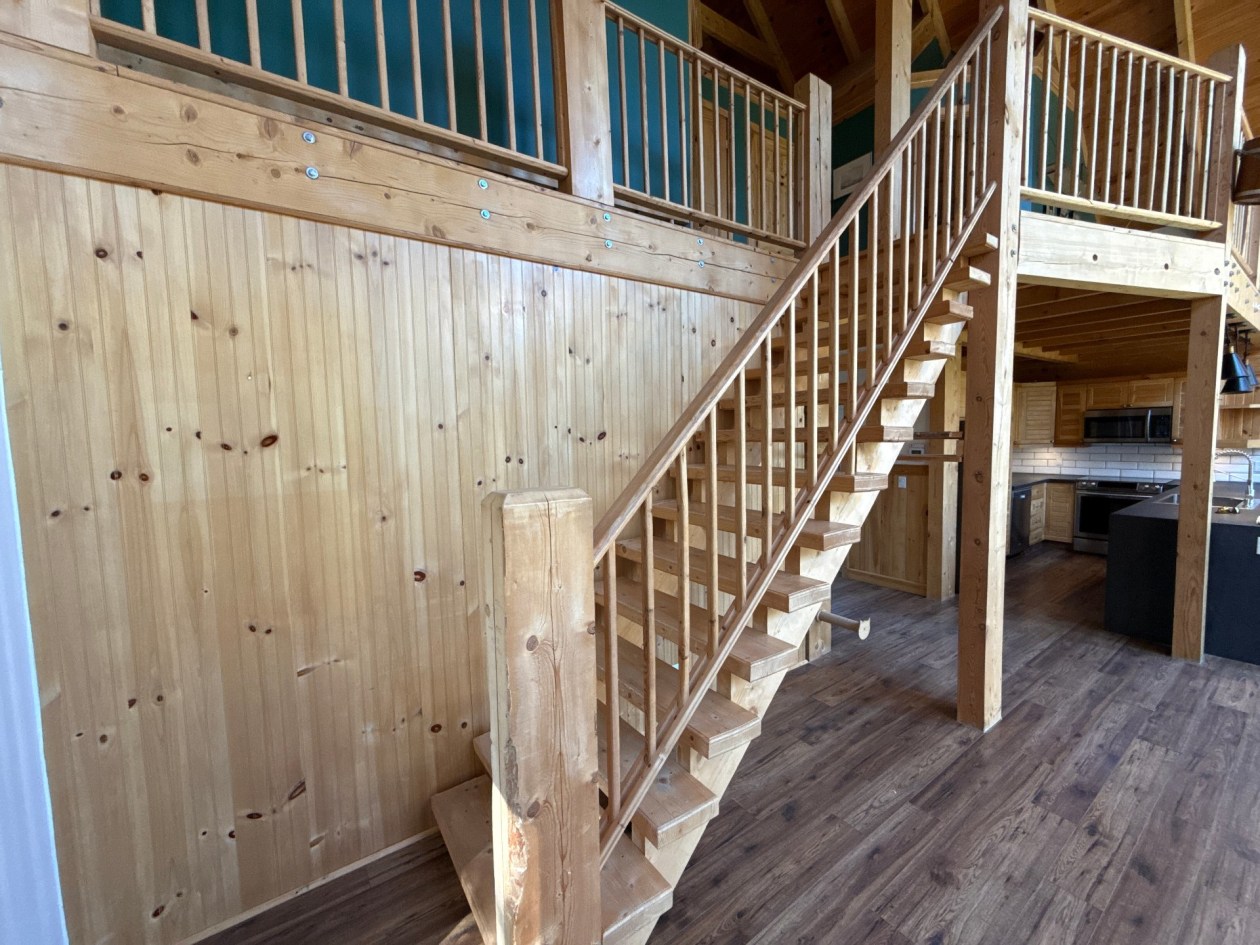 Escalier — 25 Route 138, Saint-Hilarion