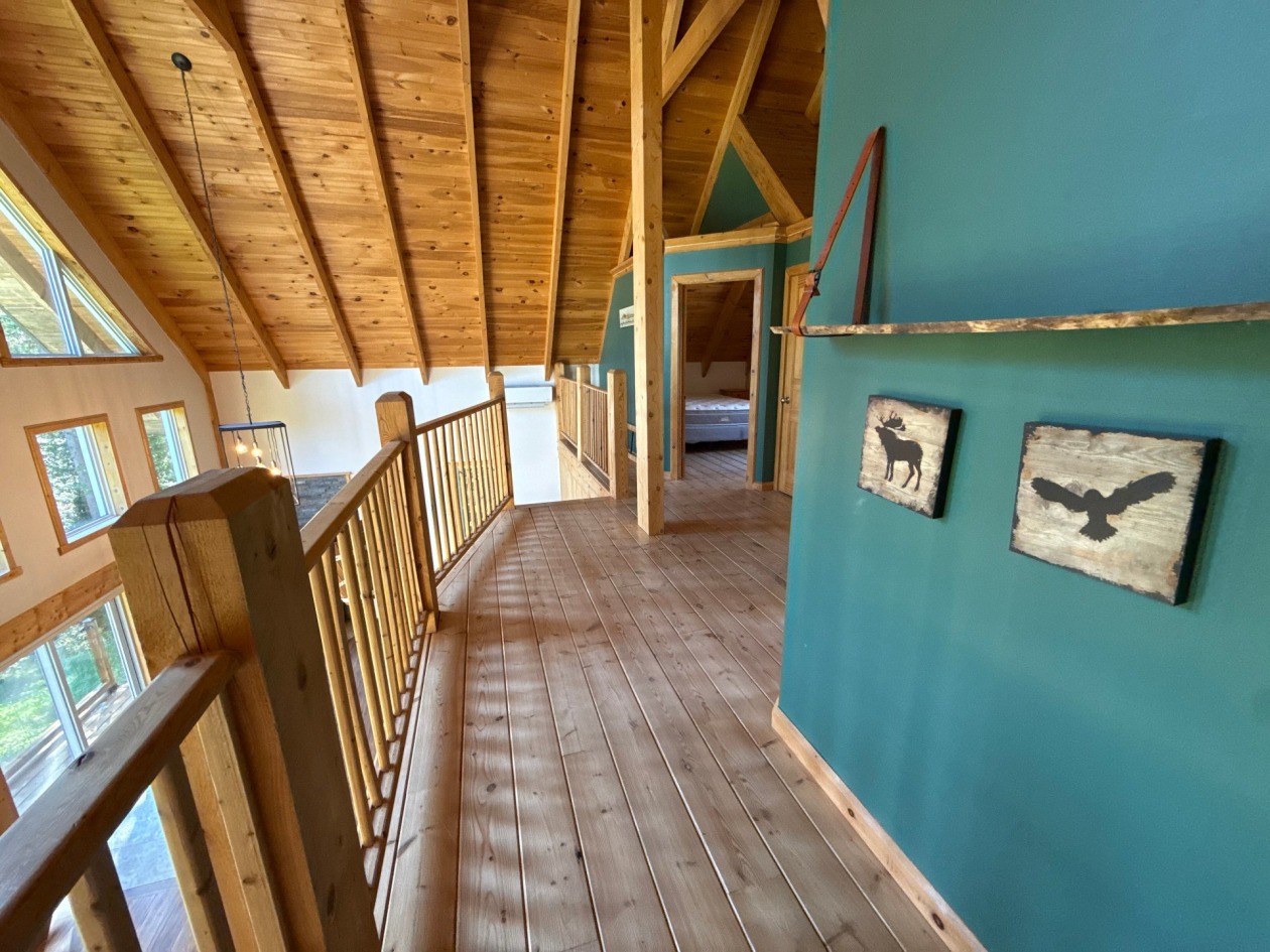Mezzanine — 25 Route 138, Saint-Hilarion